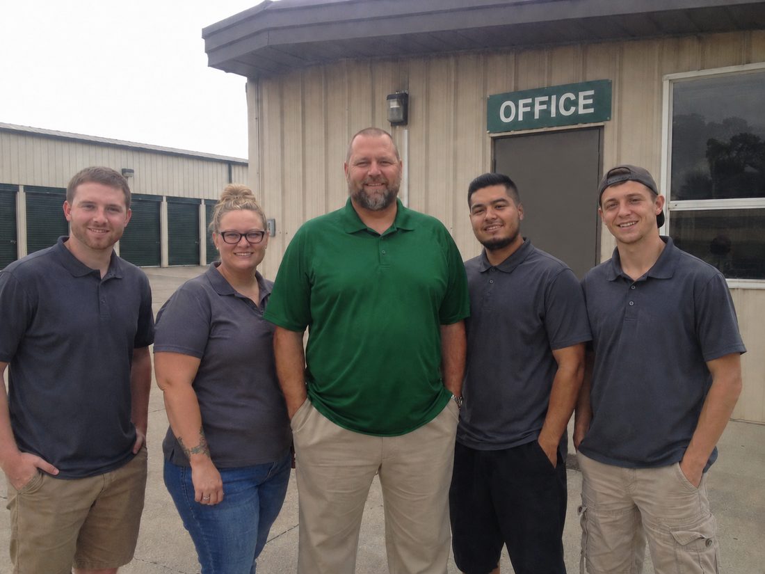 Pest control professionals in Kendale Lakes, FL